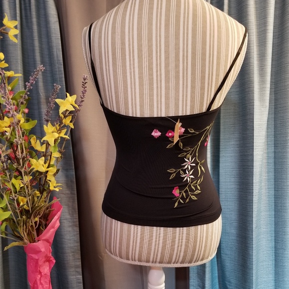 🌻🌺🌻XOXO NEW FLORAL EMBROIDERED TANK TOP!! - Picture 2 of 5